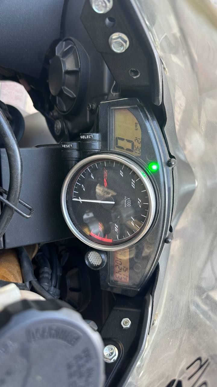 Yamaha R6 Sotiladi