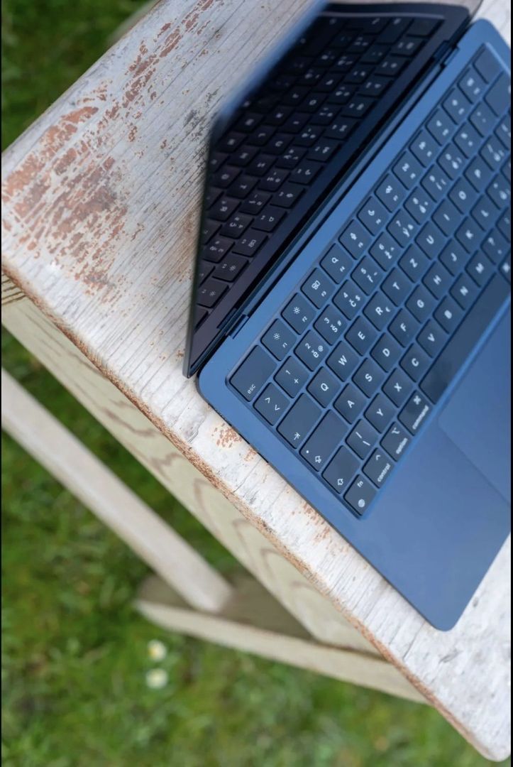 Macbook air m3 1 oy boldi
