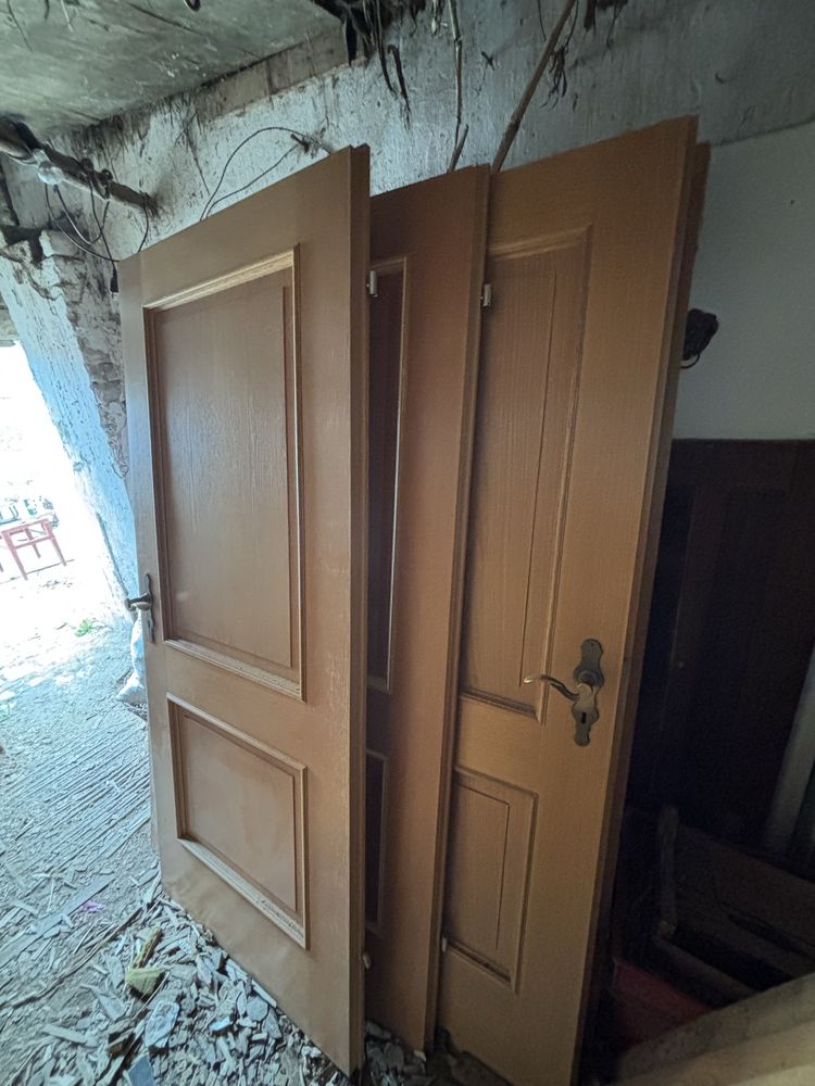 Usi in stare foarte buna