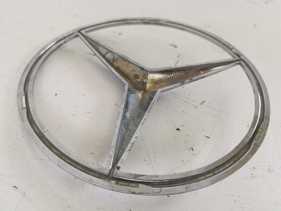 Емблема за централна решетка Мерцедес-Бенц / Mercedes-Benz GLE-Class W