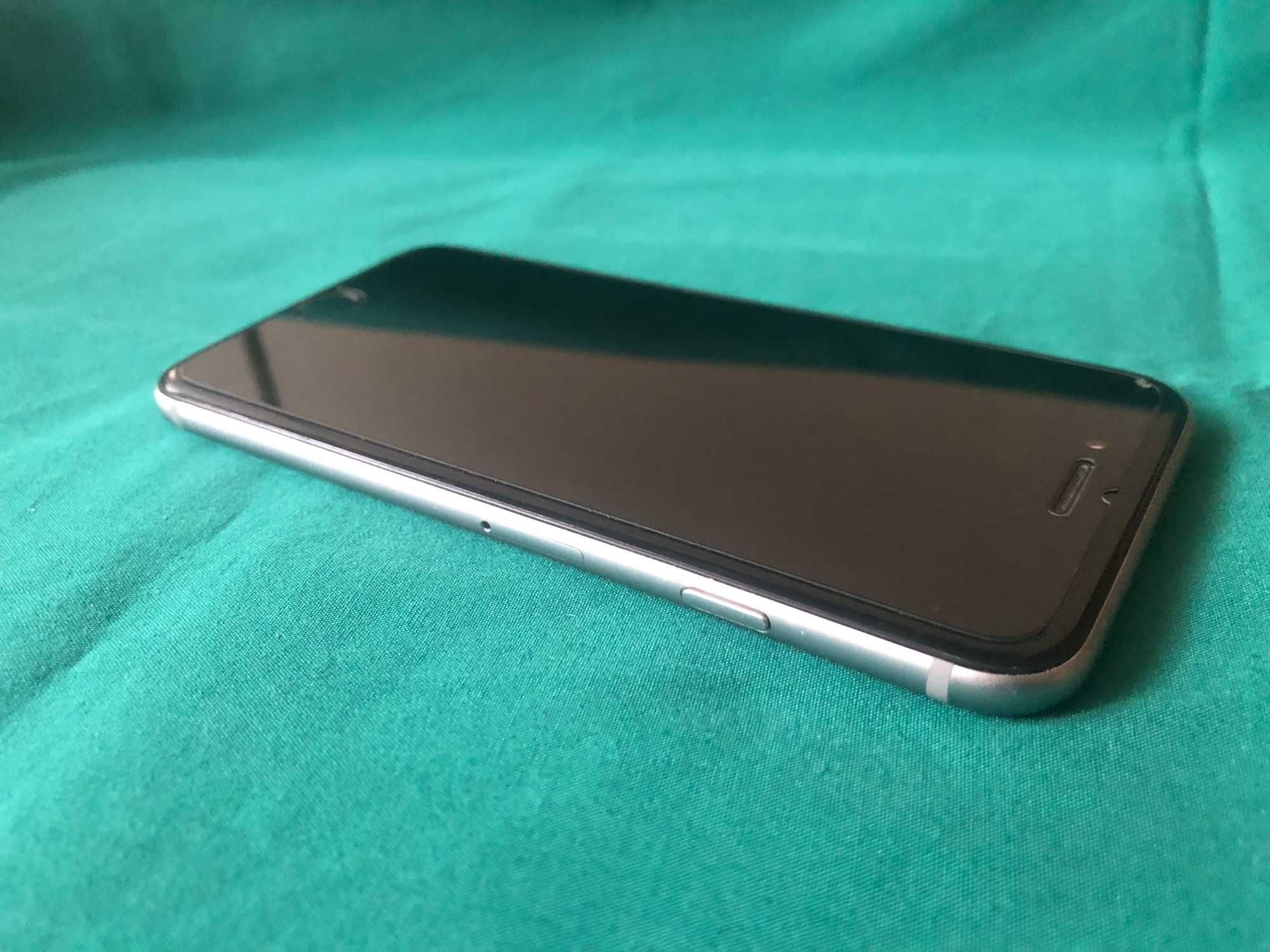 Apple iPhone 6 - Silver, 64GB