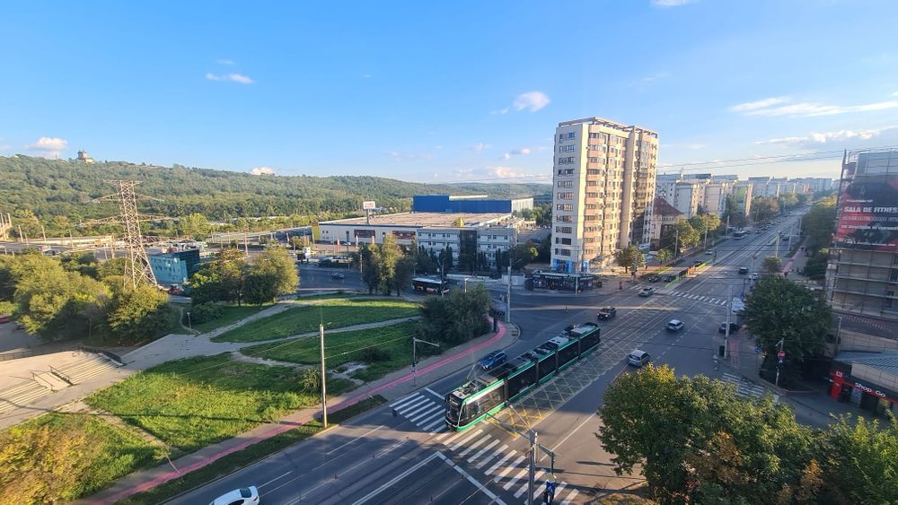 Vand apartament 4 camere Rondu Vechi DECOMANDAT etaj intermediar