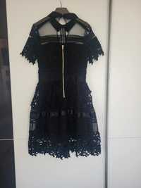Черна дантелена рокля