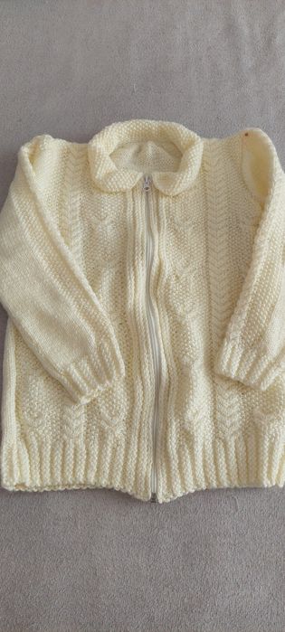Пуловери ръчно изплетени