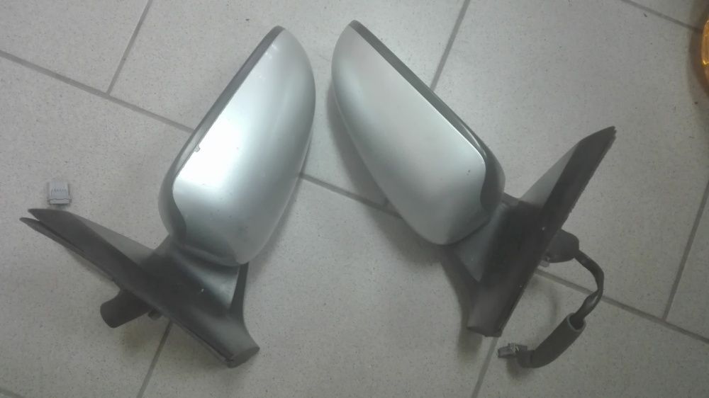 Ел.огледало Nissan Almera Tino