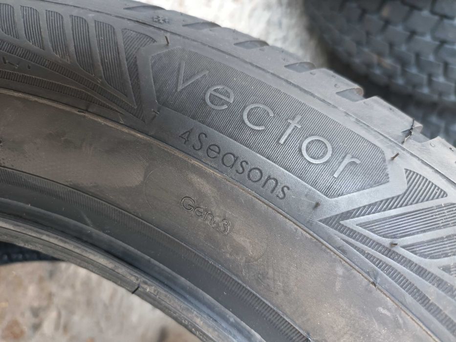2 Нови всесезонни гуми 225/55 R17 Goodyear 4Seasons Gen-3 101W M+S XL