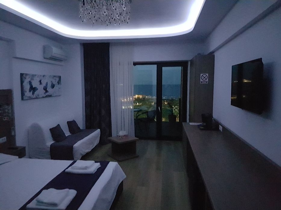 Garsoniera Mamaia, frontal la mare