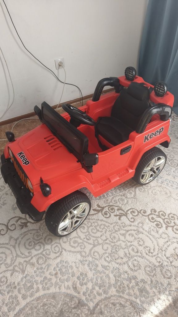 Детский электромобиль с пультом управления