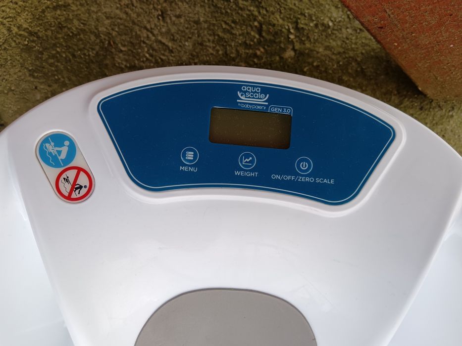 Cădiță pt bebeluși cu cantar și termometru incorporate