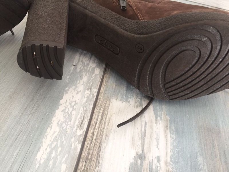 Дамски боти на ток Clarks