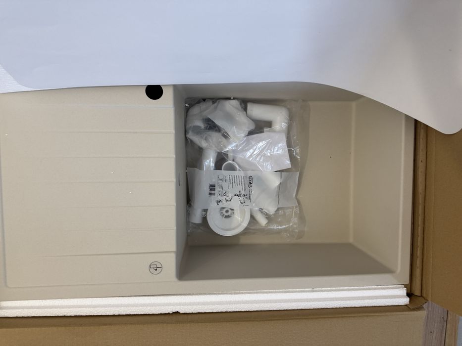 Vând chiuvetă bucătărie FATGRANIT Light Beige