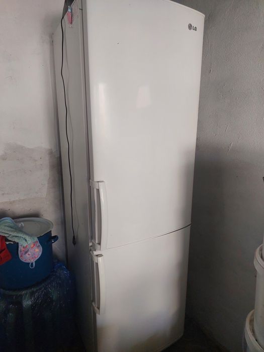 Продам холодильник
