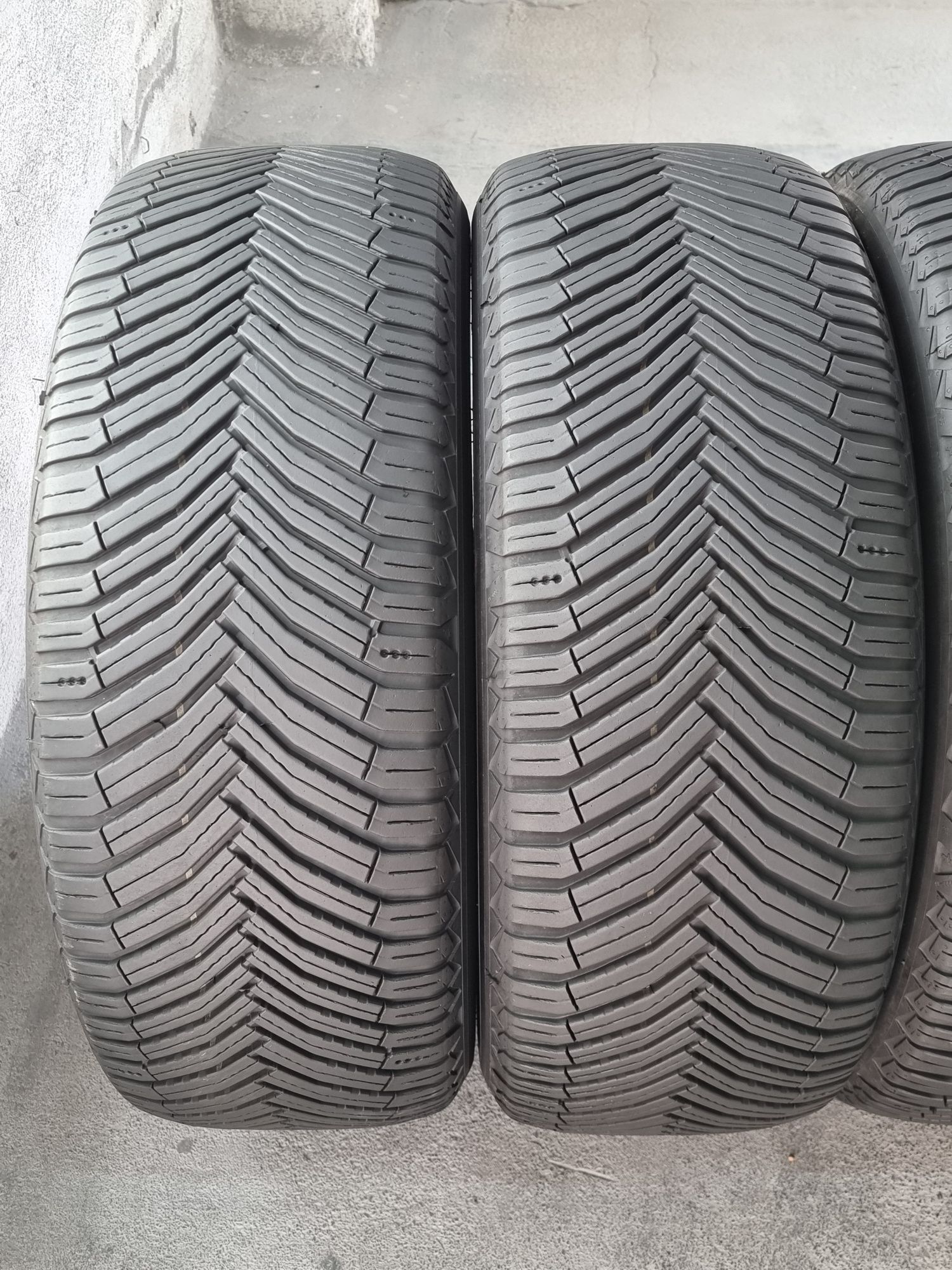 "Dot 24" Спорт пакет 235/50/19 и 255/45/19 Michelin 4Броя: 820лв 6.5мм
