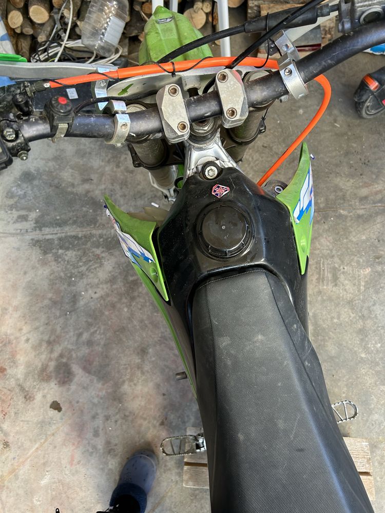 Cross kawasaki an 2007.       Motor nou schimbat 2024