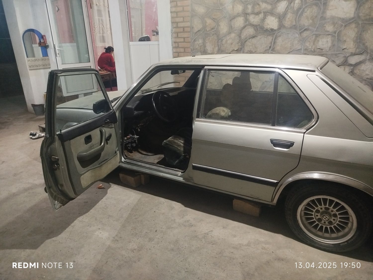 BMW520i O'z nomingizga o'tkazish sharti bilan