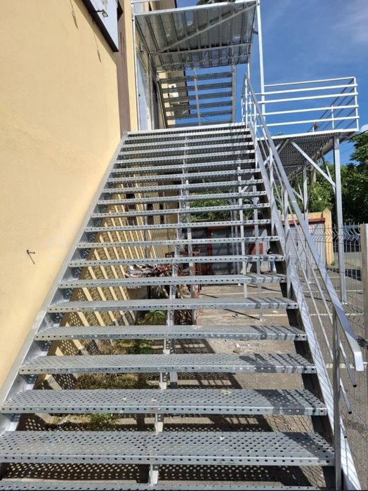 Scări metalice galvanizate la orice demisiune asiguram transport ori u