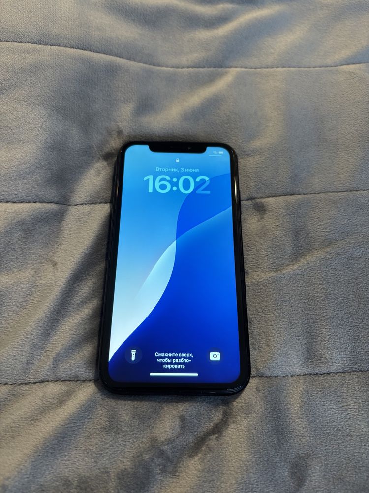 Продам Iphone Xr