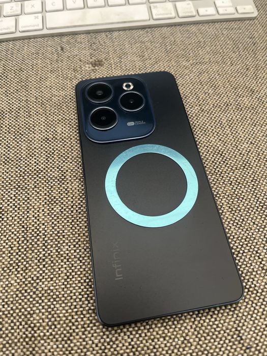 Infinix HOT 40 telefon