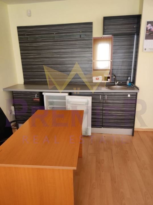 Дава се под наем Офис в Варна, Лятно кино Тракия - 95 кв.м за 510 € - Снимка #2