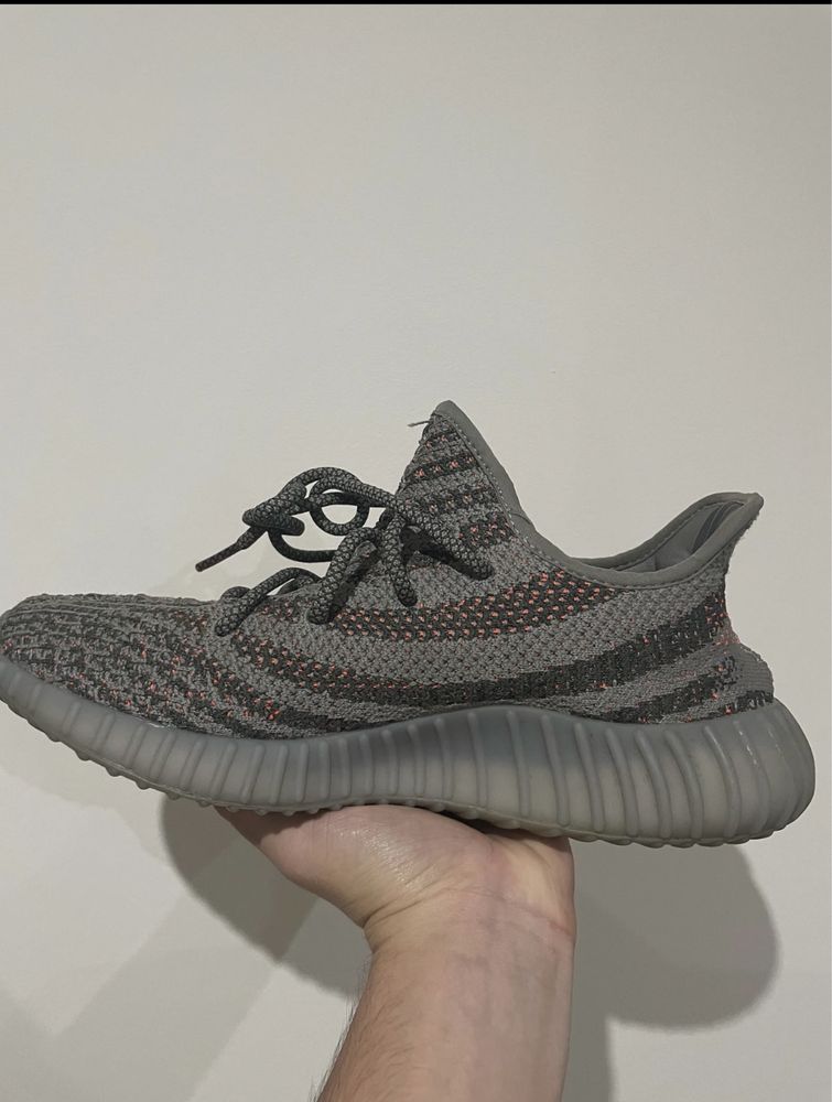 Yeezy  Beluga  V2