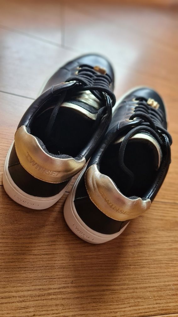 Adidași Twinset!