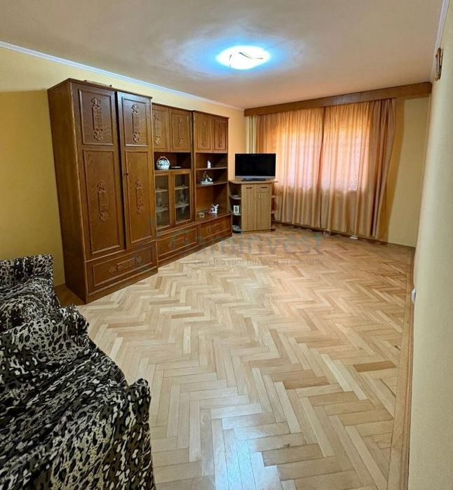 Inchiriez apartament 3 cam. PB mic et.2