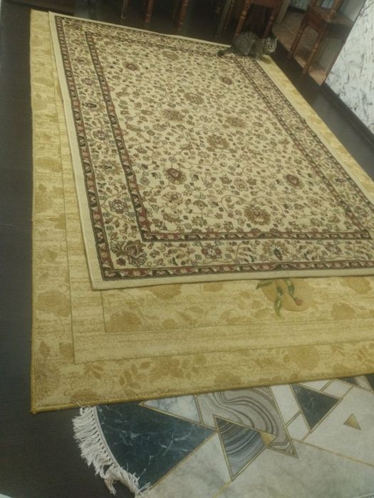 Отдам ковёр шерстяной 2*3 и коврик 1.6*2.5