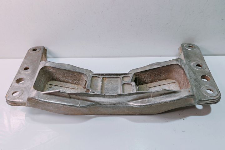 Suport motor  Central  676996502 BMW Seria 5 E60/E61 seria