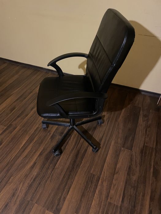 Стол офис за бюро