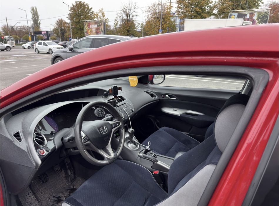 Honda Civic VIII 1.4 MT6