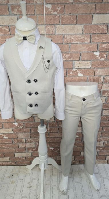 Елегантни детски костюми – стил и класа за малки джентълмени!