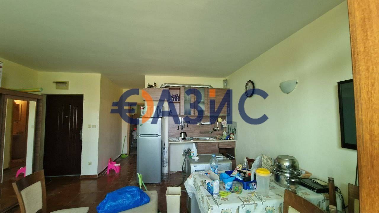 Продава се Двустаен апартамент в с. Кошарица, Област Бургас - 61 кв.м за 673 €/кв.м - Снимка #2