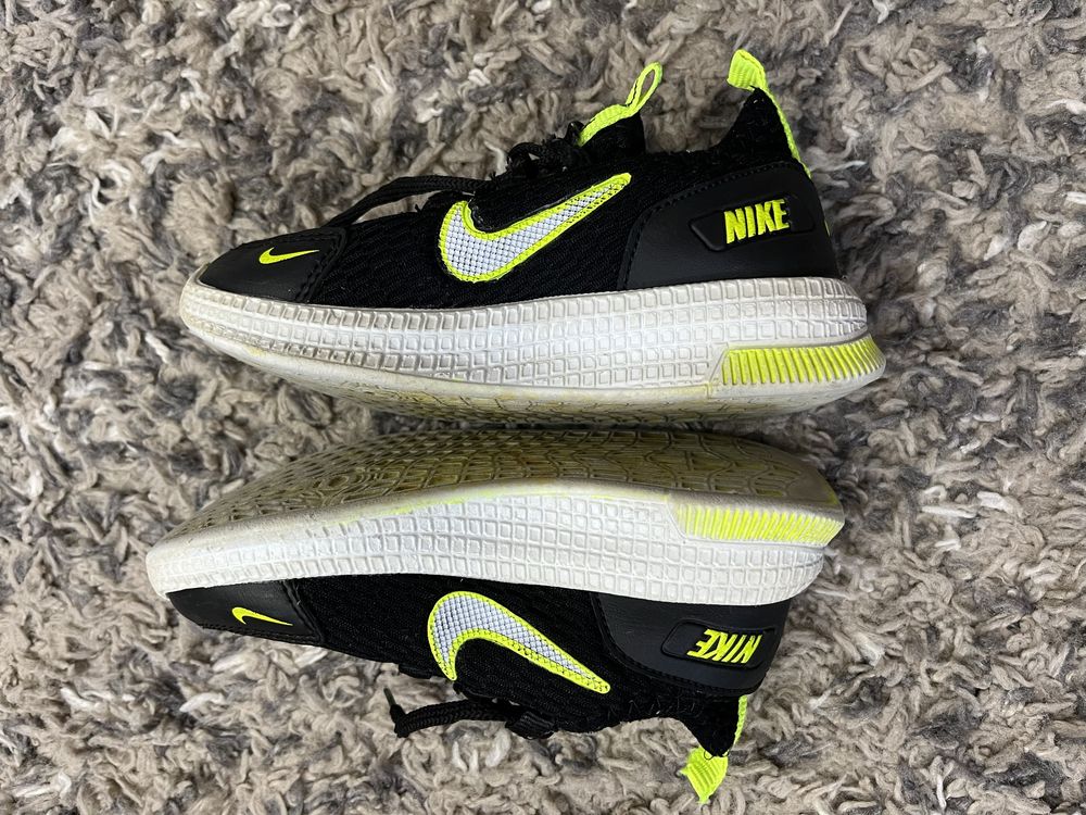 Детски маратонки nike 26 номер+ подарък