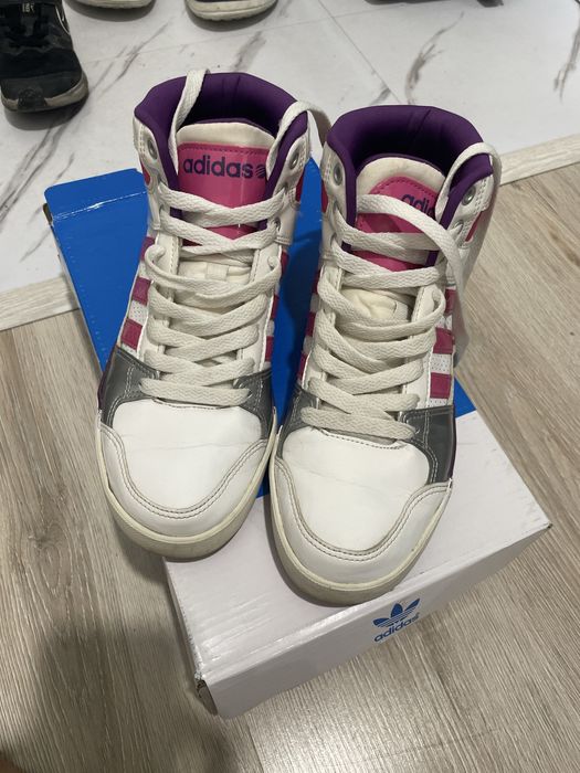 Оригинальные кроссовки adidas