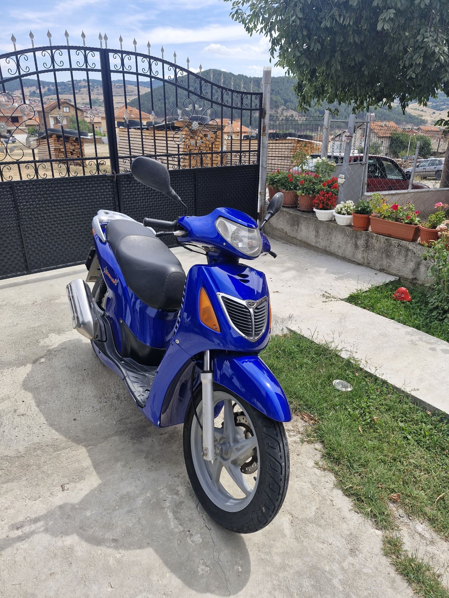 Продавам Honda sh150