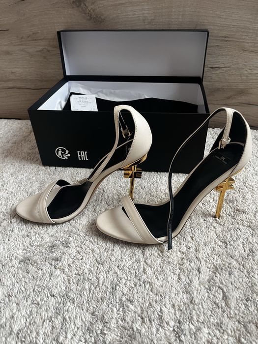 Нови Оригинални Сандали Elisabetta Franchi