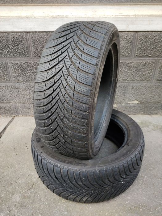 Vând 2 Cauciucuri 225/50/17 M+S Semperit DOT 2022 Import Germania