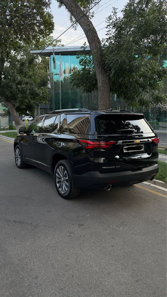 Срочно Traverse Premier 2023