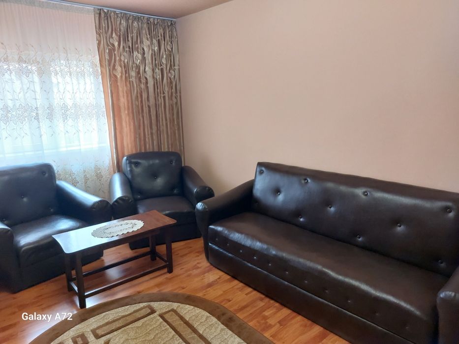 Mobila sufragerie,canapea,fotolii stare buna