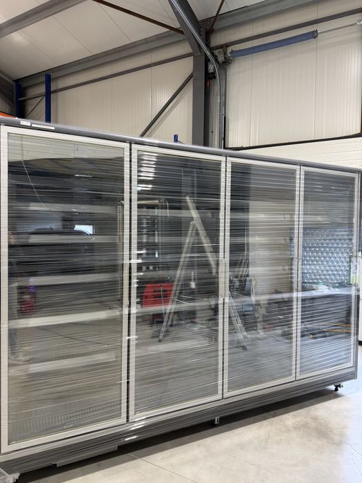 Raft frigorific vertical