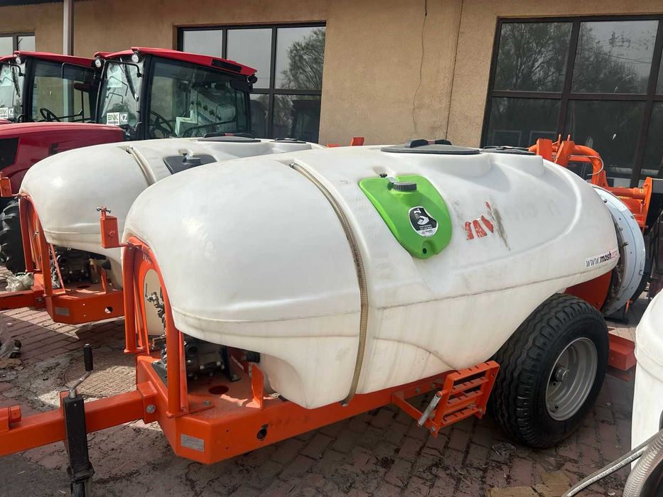 Опрыскиватель садовый 2т