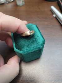 Златен пръстен 2.13г проба 375  4мм диамант