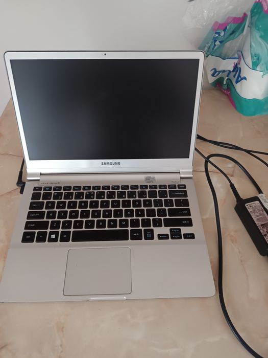Laptop I5 Samsung cu ssd , Incarcator