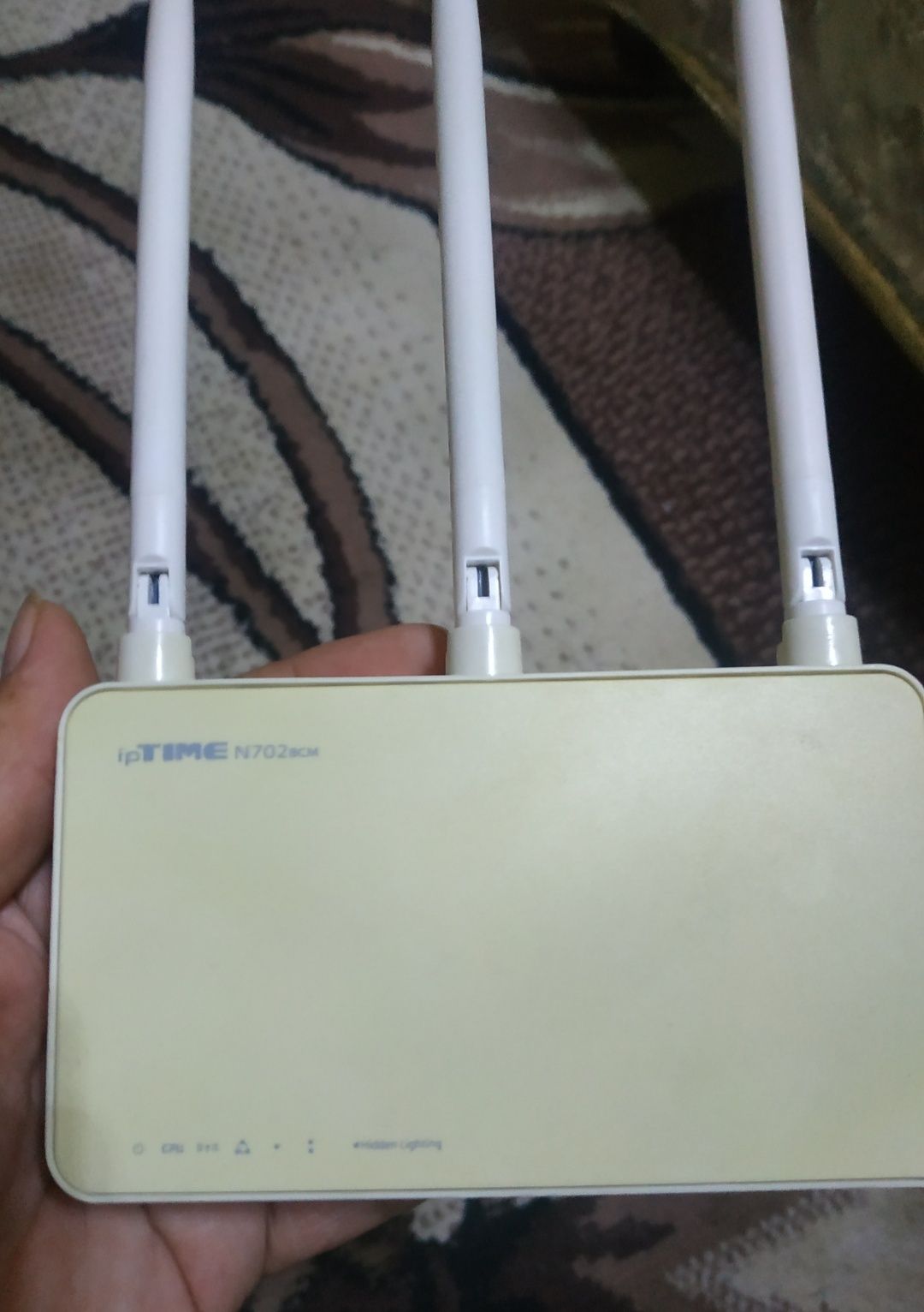 Wi fi router 3 ta antenali