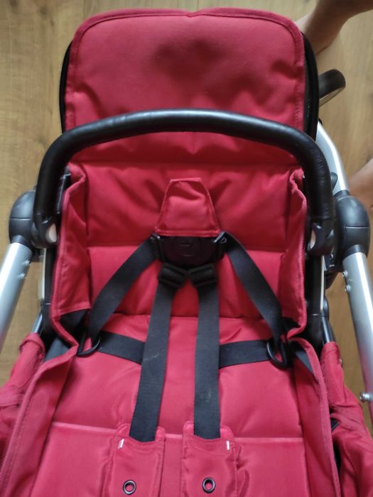 Продавам детска количка Mutsy EVO