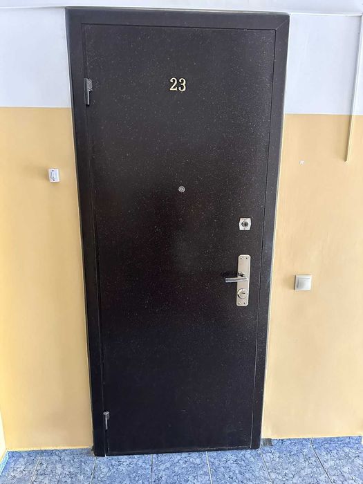 Продается Входная дверь стальная, состояние отличное