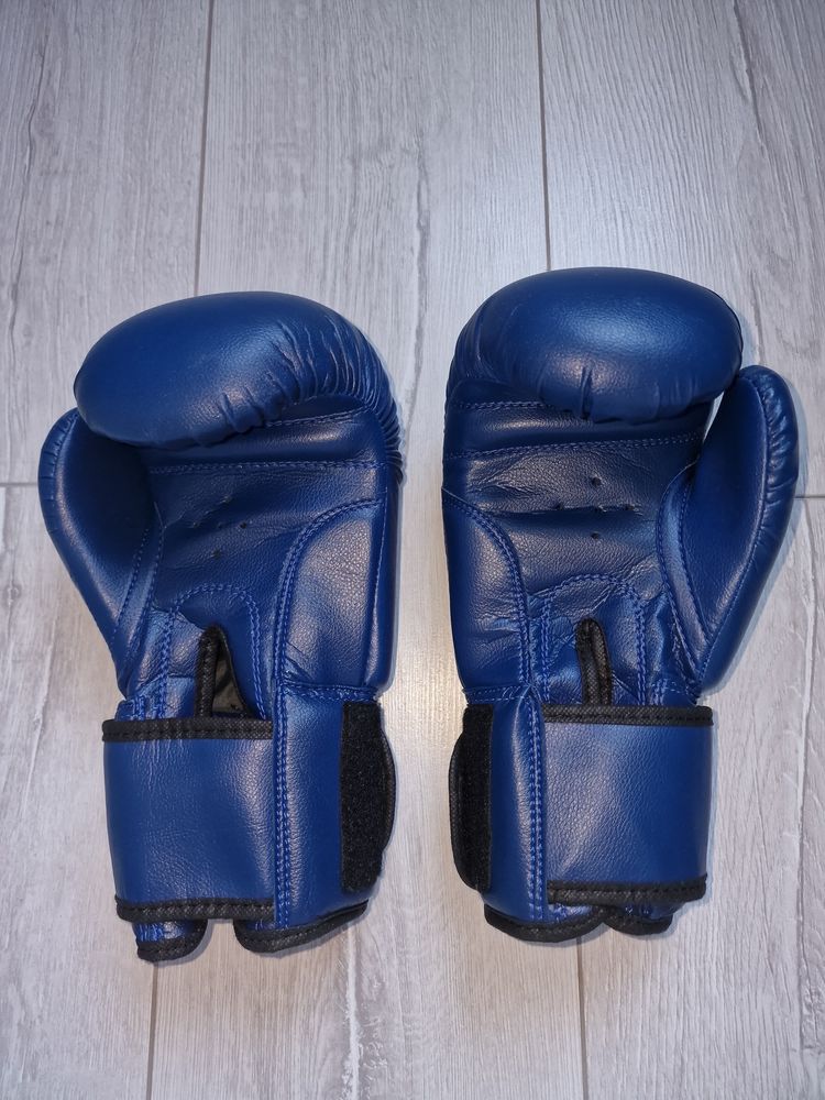Боксерская перчатка Новая 8 размер