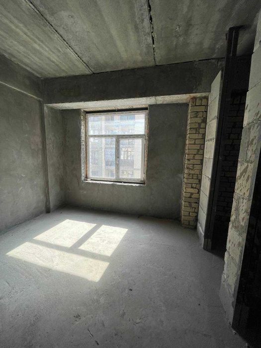 Новостройка Махтумкули 4 комнат коробка 140 кв.м. +мансарда