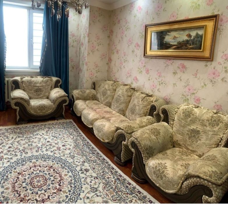 Два дивана по 80 тысяч раздвигаеться оба
