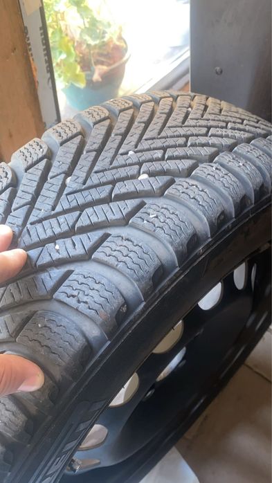 Jante tabla cu anvelope de iarna -Pirelli